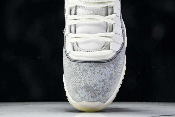 Air Jordan 11 Low CNY “Year of the Snake”  HQ7000-001