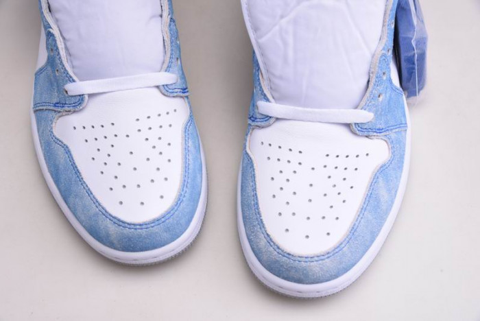 Air Jordan 1 Hyper Royal 555088-402