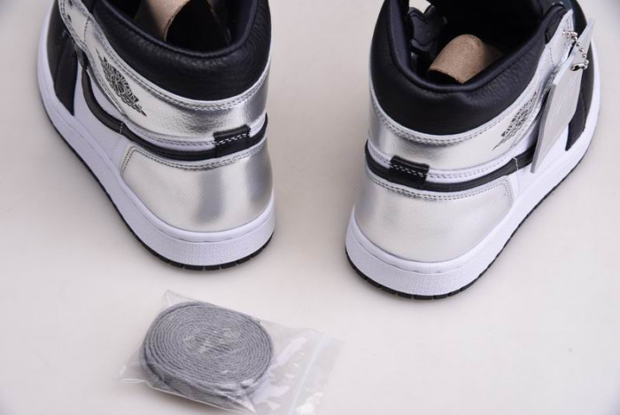 Air Jordan 1 High OG    “Silver Toe”  CD0461-001