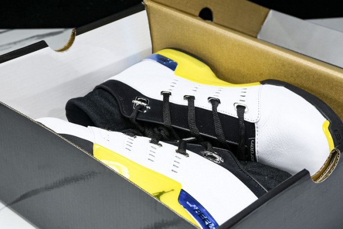 Jordan 17 Retro Low All-Star Lightning   FJ0395-100