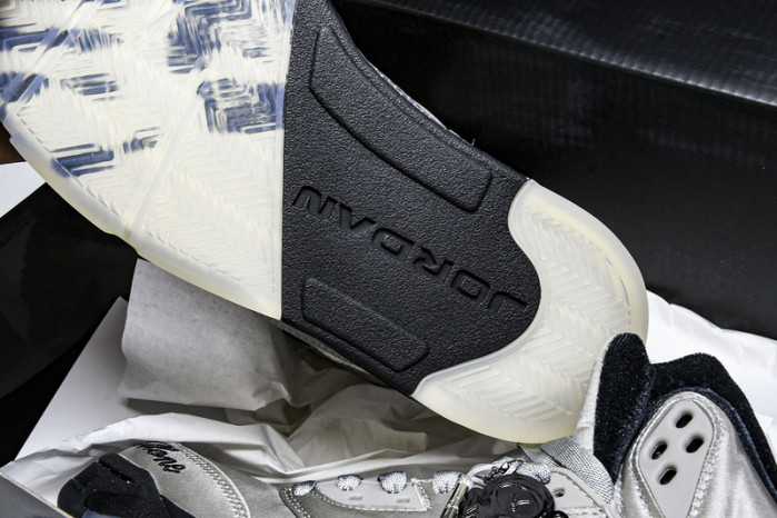 Jordan 5 Retro Wings (2025)  - IO2038-001