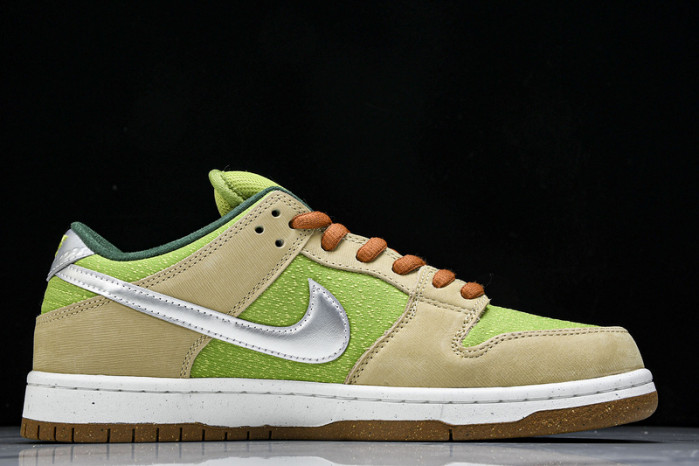 Dunk Low SB 