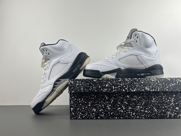 Air Jordan 5 “White Black”  DD0587-110