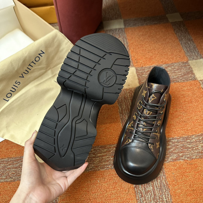 LVT  BOOT    COPSHOE  L&V-351