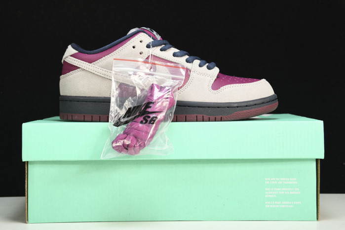 Nike SB Dunk Low Atmosphere Grey True Berry  BQ6817-001