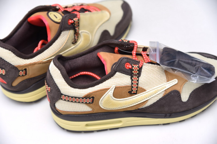 TRAVIS SCOTT x NIKE AIR MAX 1 DO9392-200