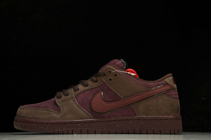 Nike SB Dunk Low "Valentine''s Day 2024" FN0619-600