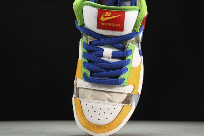 Nike SB Dunk Low Sandy Bodecker FD8777-100