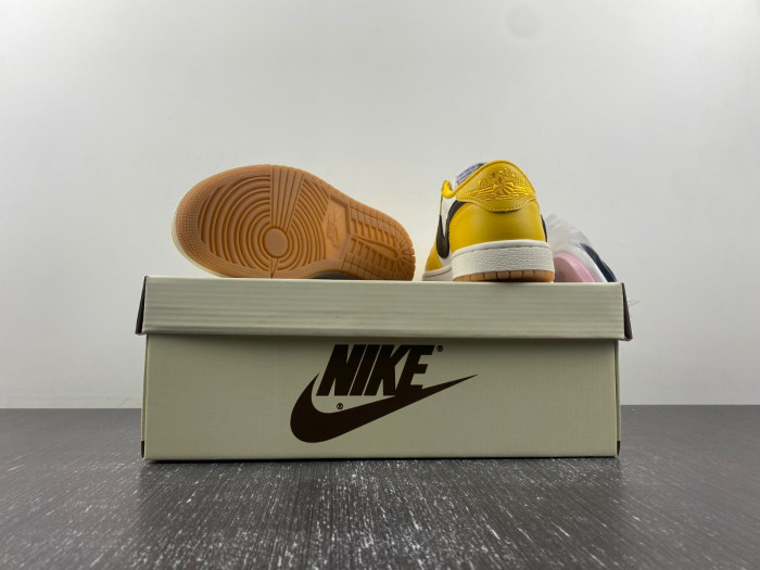 Travis Scott Air Jordan 1 Low OG  DZ4137-701