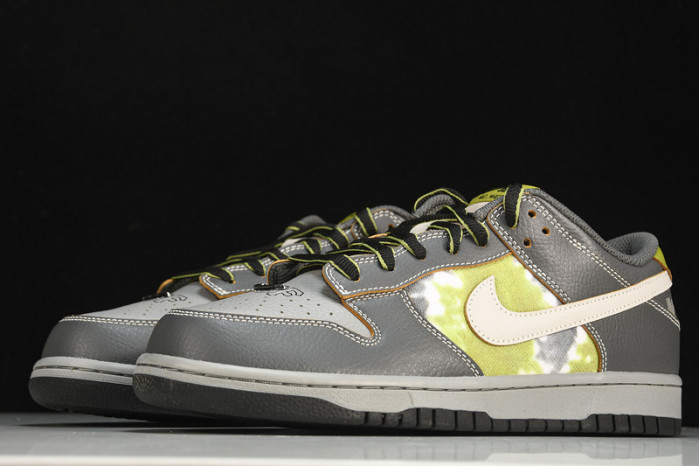 Nike SB Dunk Low HUF Wait, What!? (Friends and Family)  FD8775-002