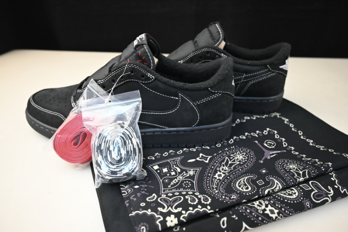 Travis Scott x Air Jordan 1 Low OG  Black/Phantom  DM7866-001