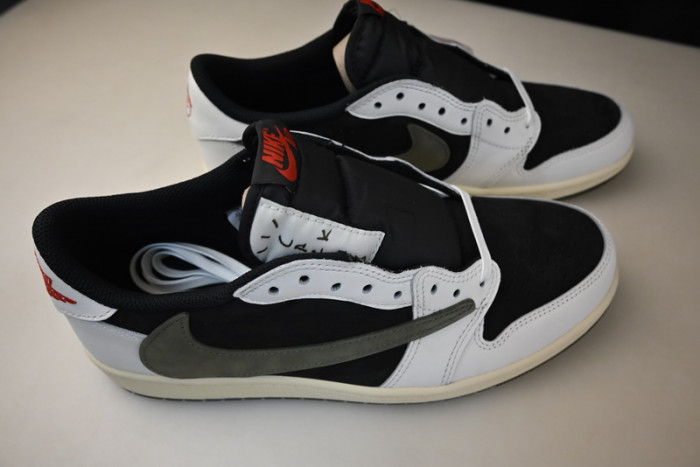 Travis Scott x Air Jordan 1 Low OG Olive DZ4137-106