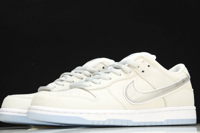 Nike SB Dunk Low White Lobster (Friends and Family)  FD8776-100