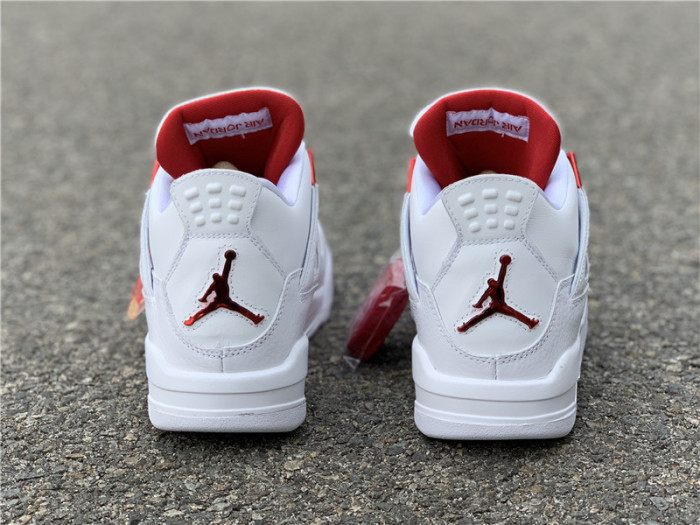 Air Jordan 4 “University Red”  CT8527-112