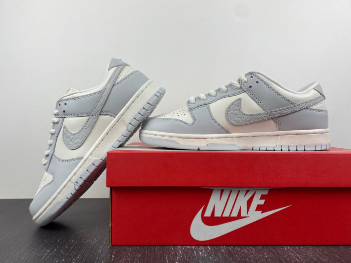 Nike Dunk Low WMNS "Needlework"  FJ4553-133