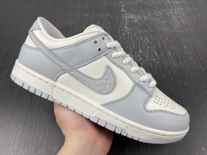 Nike Dunk Low WMNS "Needlework"  FJ4553-133