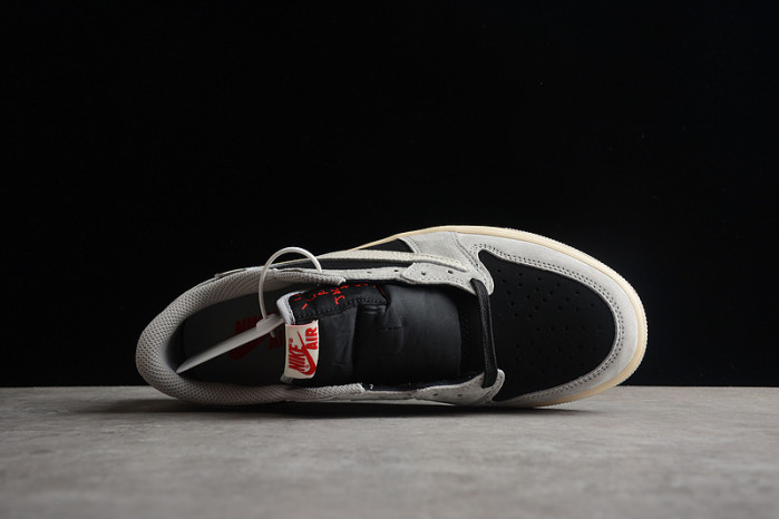 TRAVIS SCOTT X FRAGMENT X AIR JORDAN 1 LOF OG DM7866-010