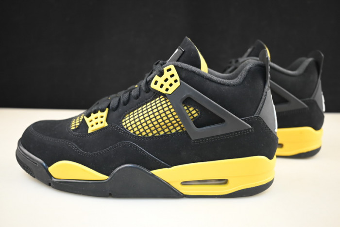Jordan 4 Retro Thunder (2023) - DH6927-017