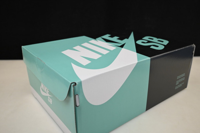 Concepts x Nike SB Dunk Low “Orange Lobster” FD8776-800