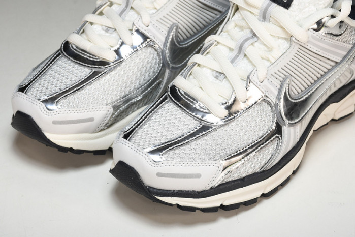 Nike Zoom Vomero 5 Photon Dust Metallic Silver  FD0884-025