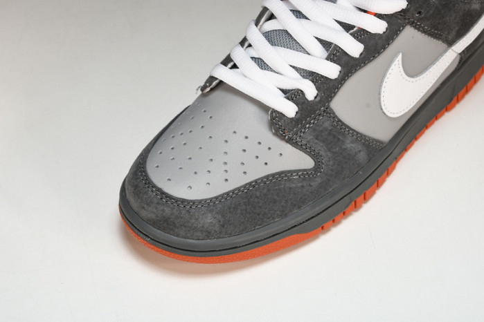 SB Dunk Low Staple NYC Pigeon  - 304292-011
