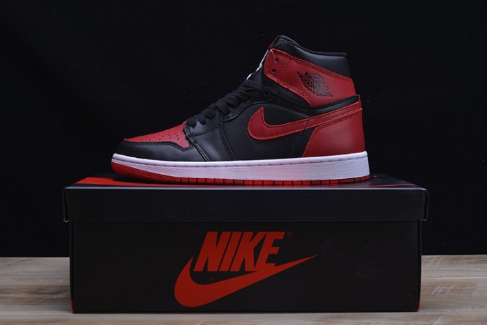 AIR JORDAN 1 RETRO "HOMAGE TO HOME" red 861428-061