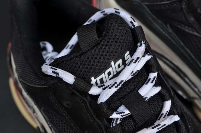 BL 17FW TRIPLE S TRAINER  BLACK/ RED MENS W05M23972