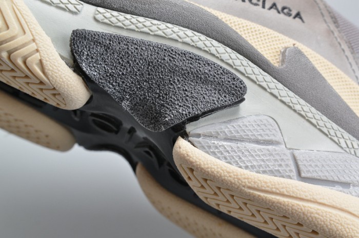 BL 17FW TRIPLE S WASHED SHOF SNEA GREY  MENS AED2900