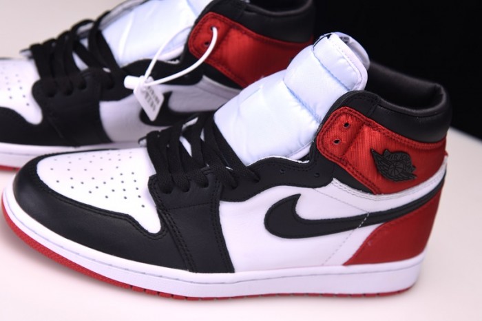 Jordan 1 Retro High Satin Black Toe - CD0461-016