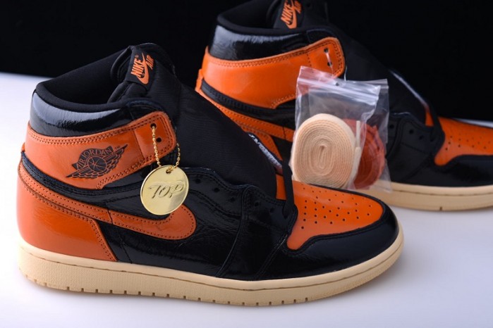 AIR JORDAN 1 SHATTERED BACKBOARD 3.0  555088-028