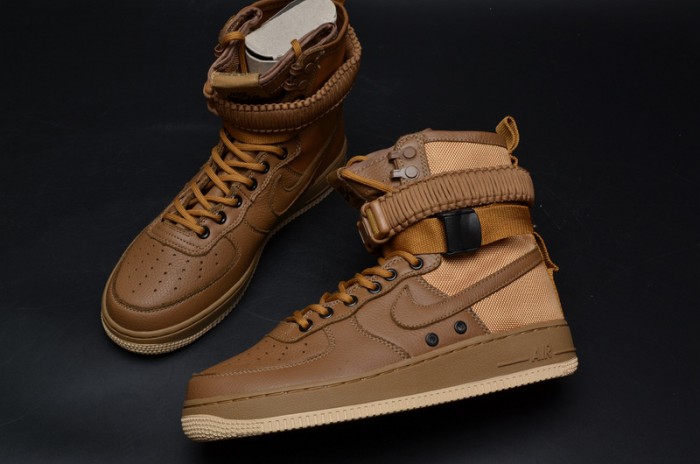 Nike WMNS SF FORCE 1 “Golden Beige” 857872-200
